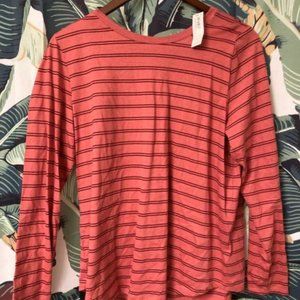 Old Navy long sleeve T-shirt size Large